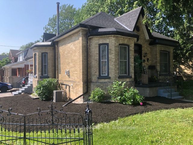 246 Wellington