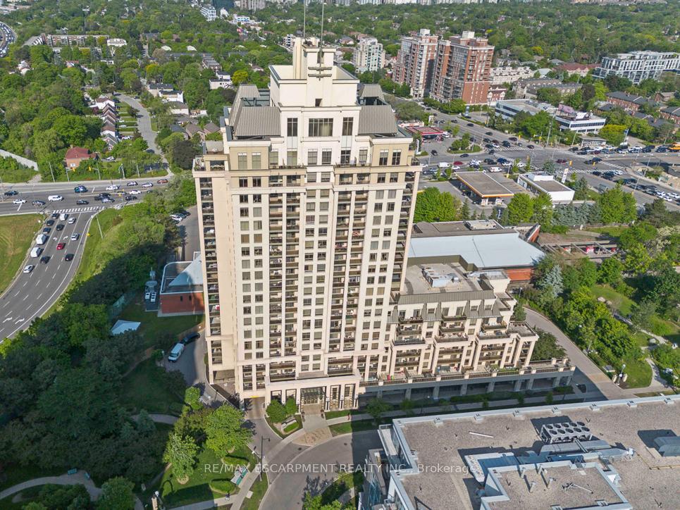 1 Bedroom Condo at 18 Kenaston, Toronto For sale