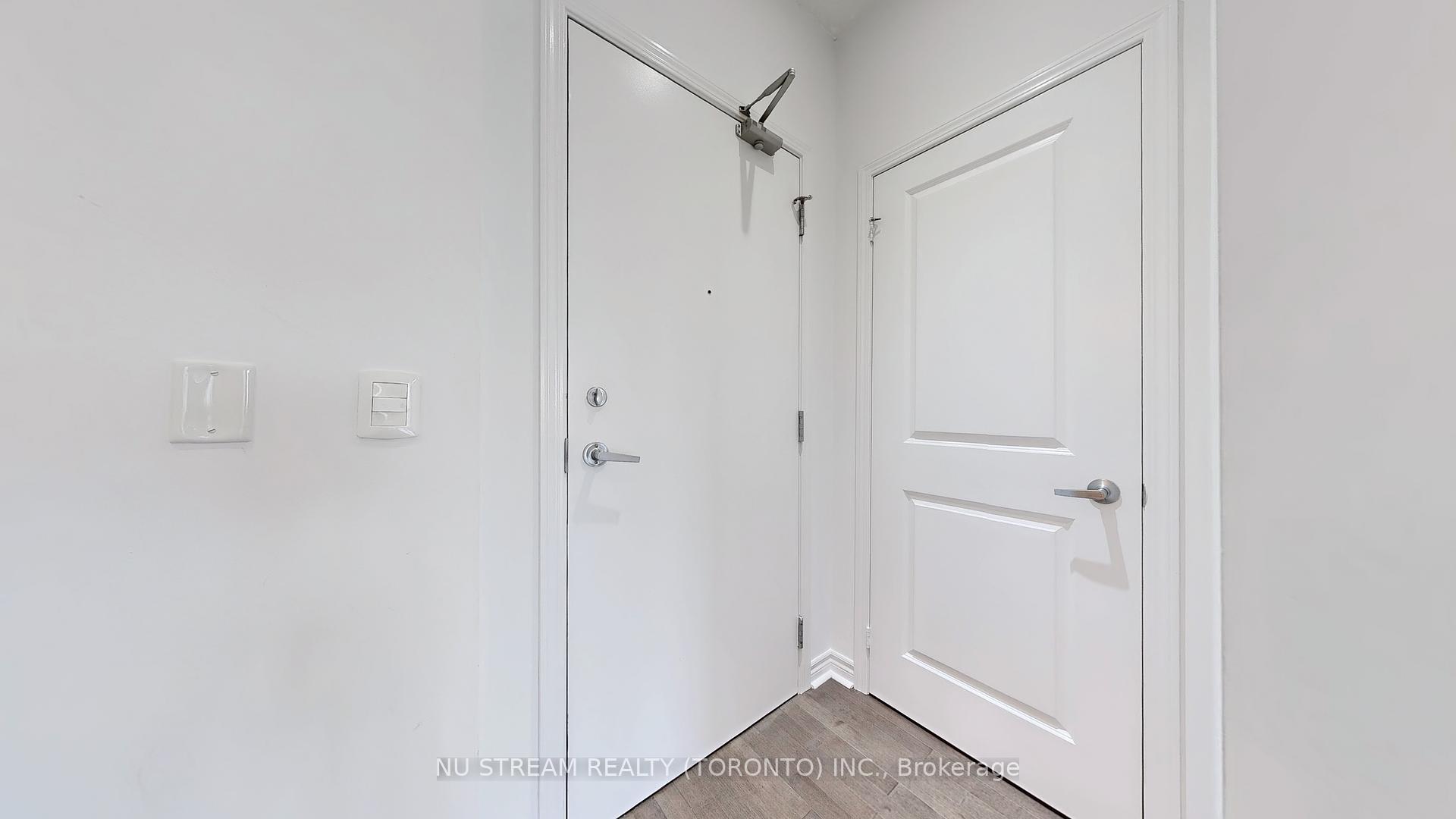 2 Bedrooms Condo at 2885 Bayview, Toronto For sale