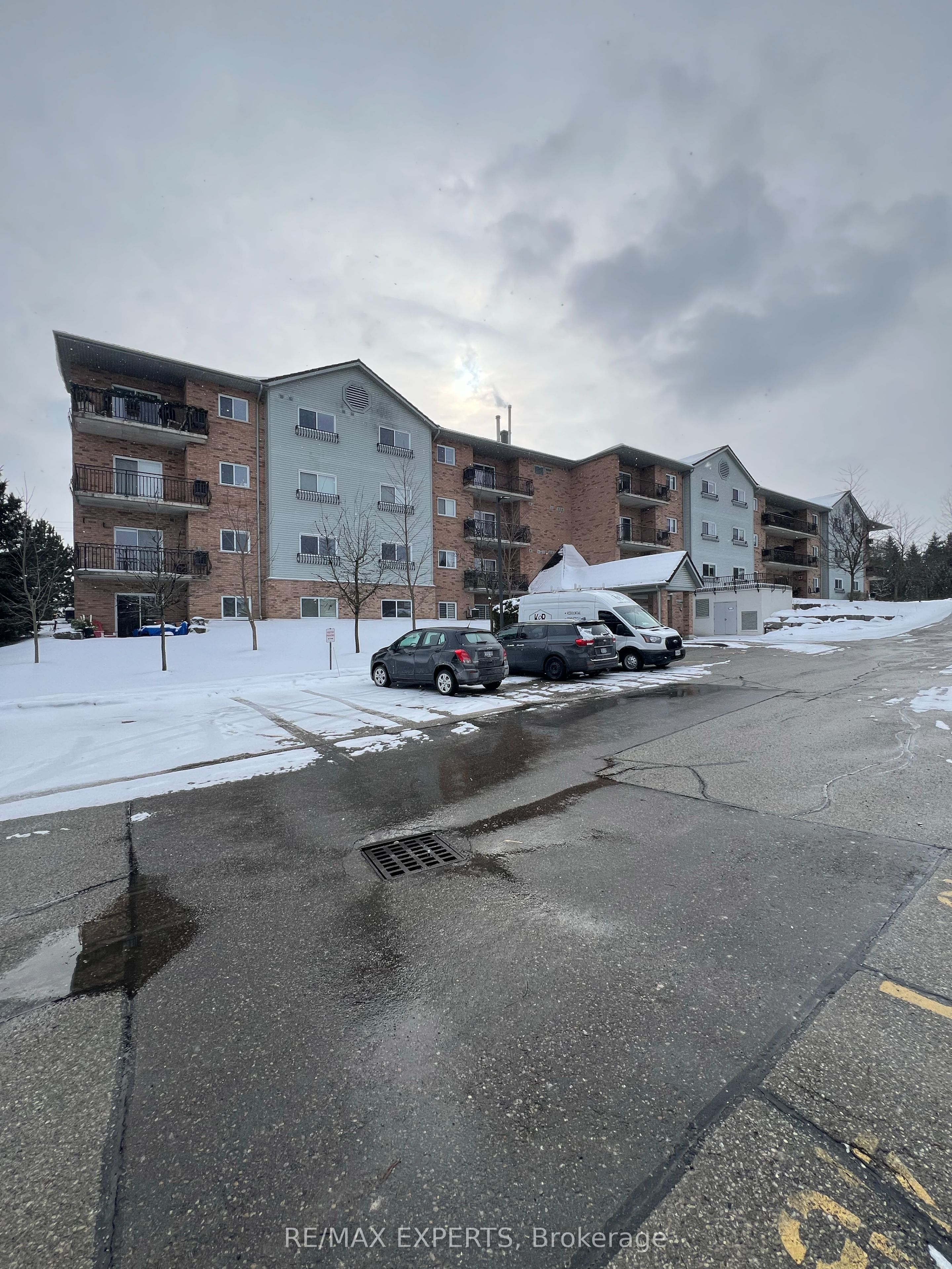 #404 - 345 Briarmeadow Drive, Kitchener, ON N2A 4J6