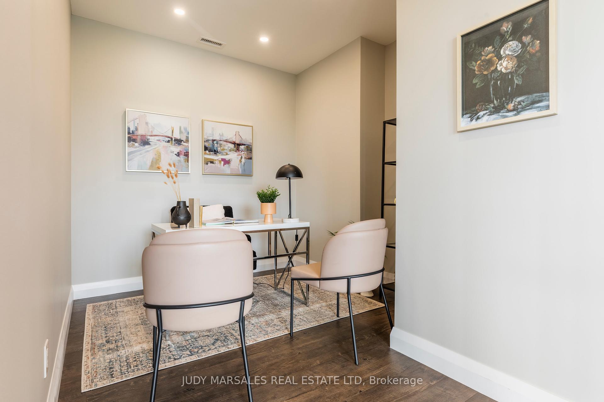 2 Bedrooms Condo at 101 Locke,  Hamilton For sale