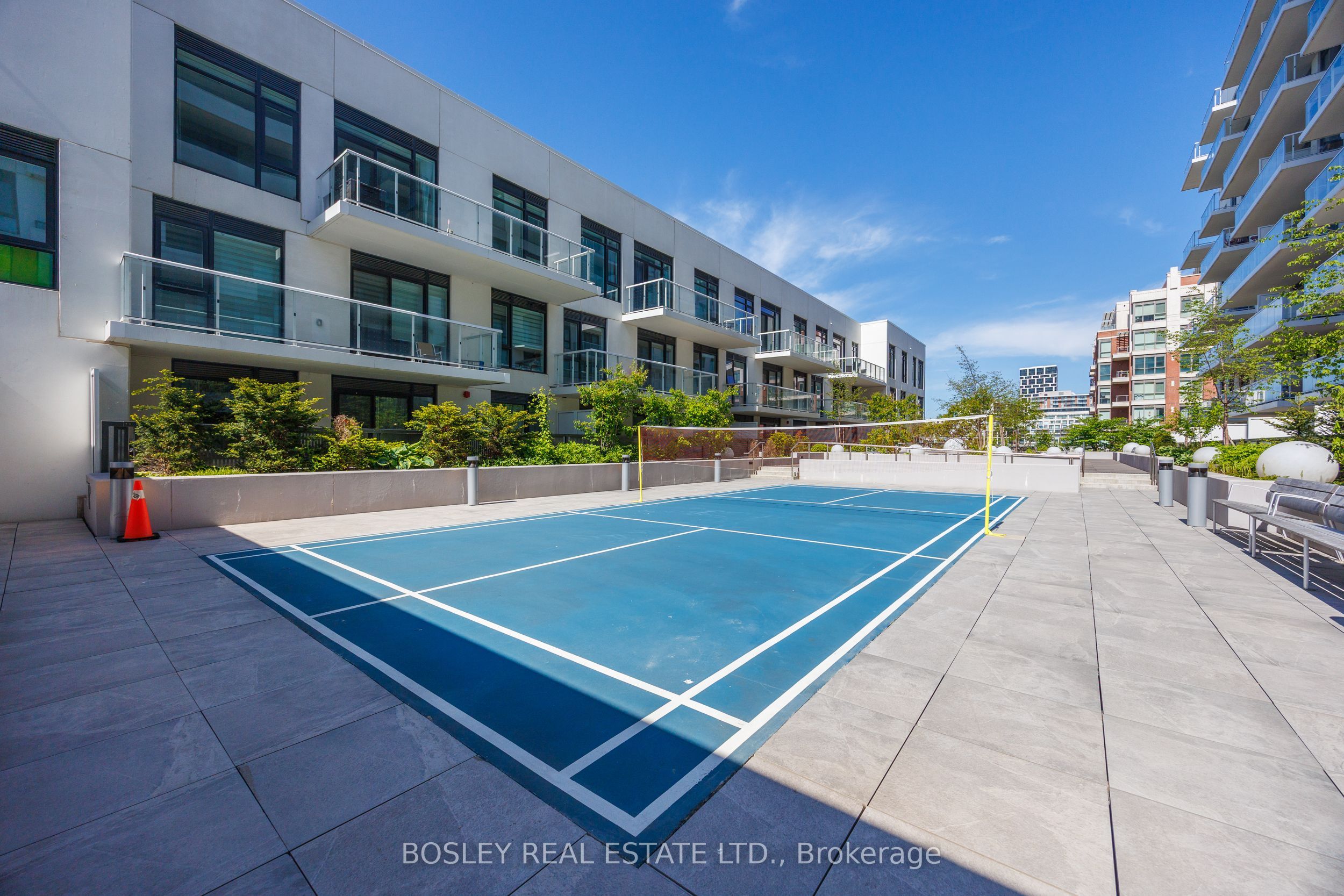 8 Rouge Valley Drive W, #908