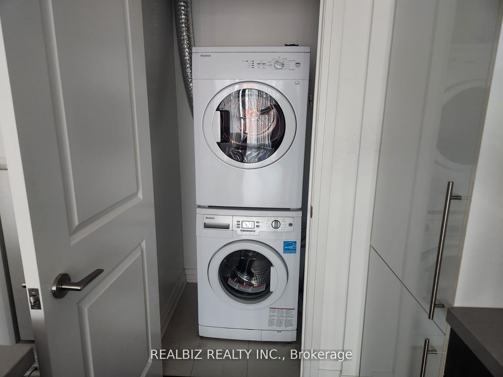 Condo at 8 Mercer, Toronto For sale