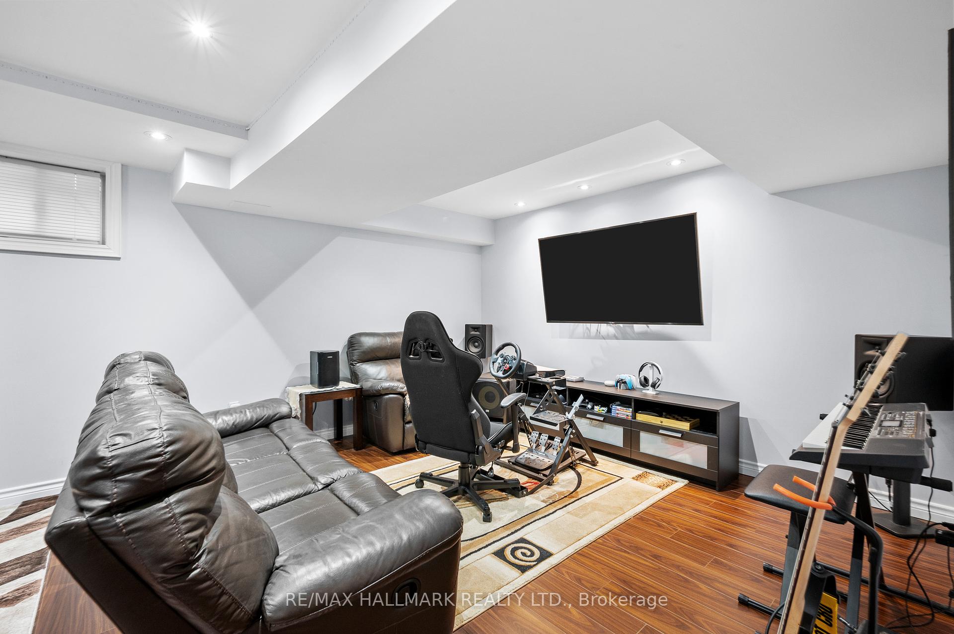 3 Bedrooms Condo at 5950 Glen Erin,  Mississauga For sale