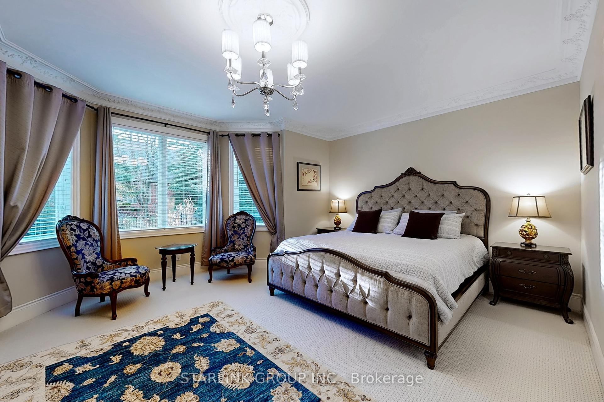 6 Bedrooms Condo at 729 Hidden Grove,  Mississauga For sale
