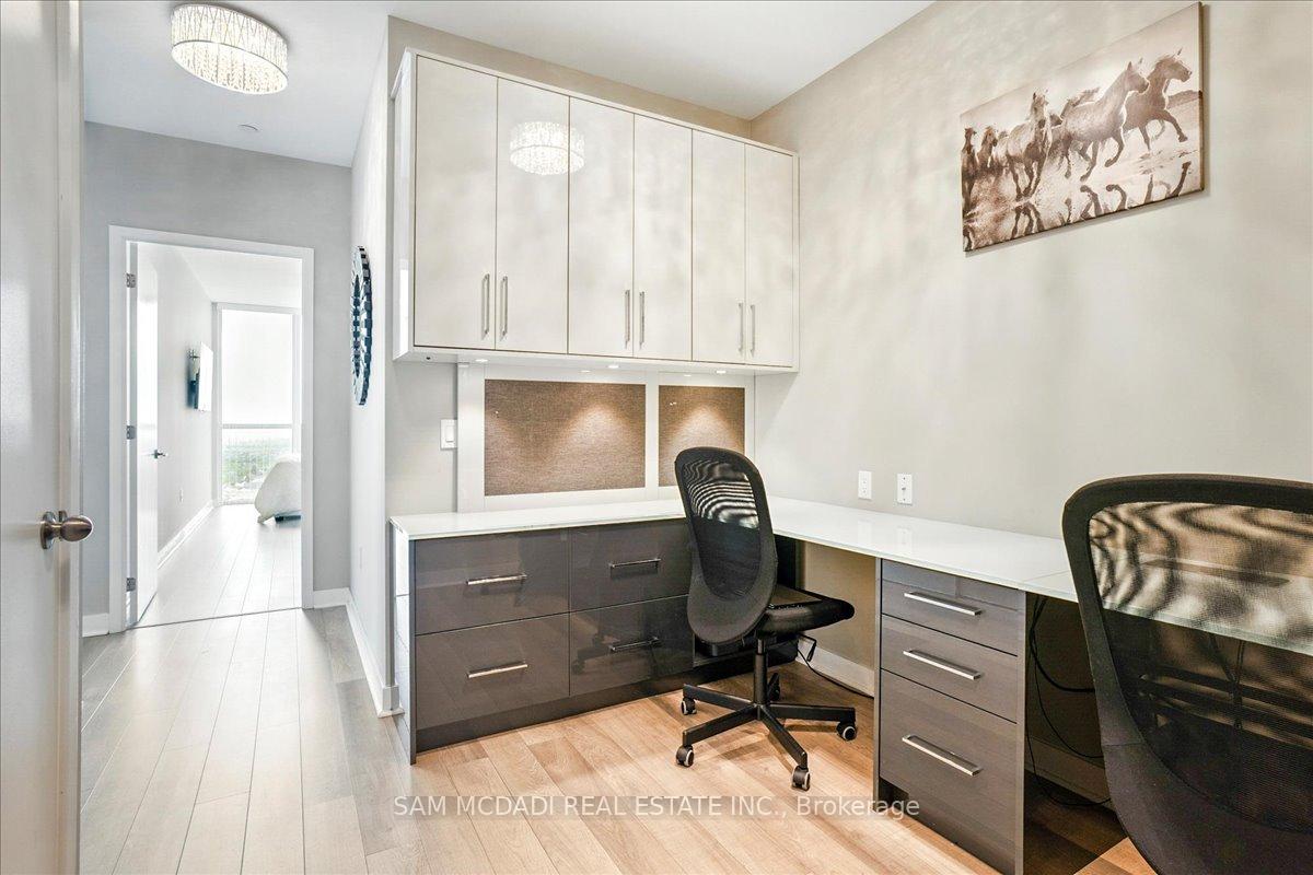 2 Bedrooms Condo at 3975 Grand Park, Mississauga For sale