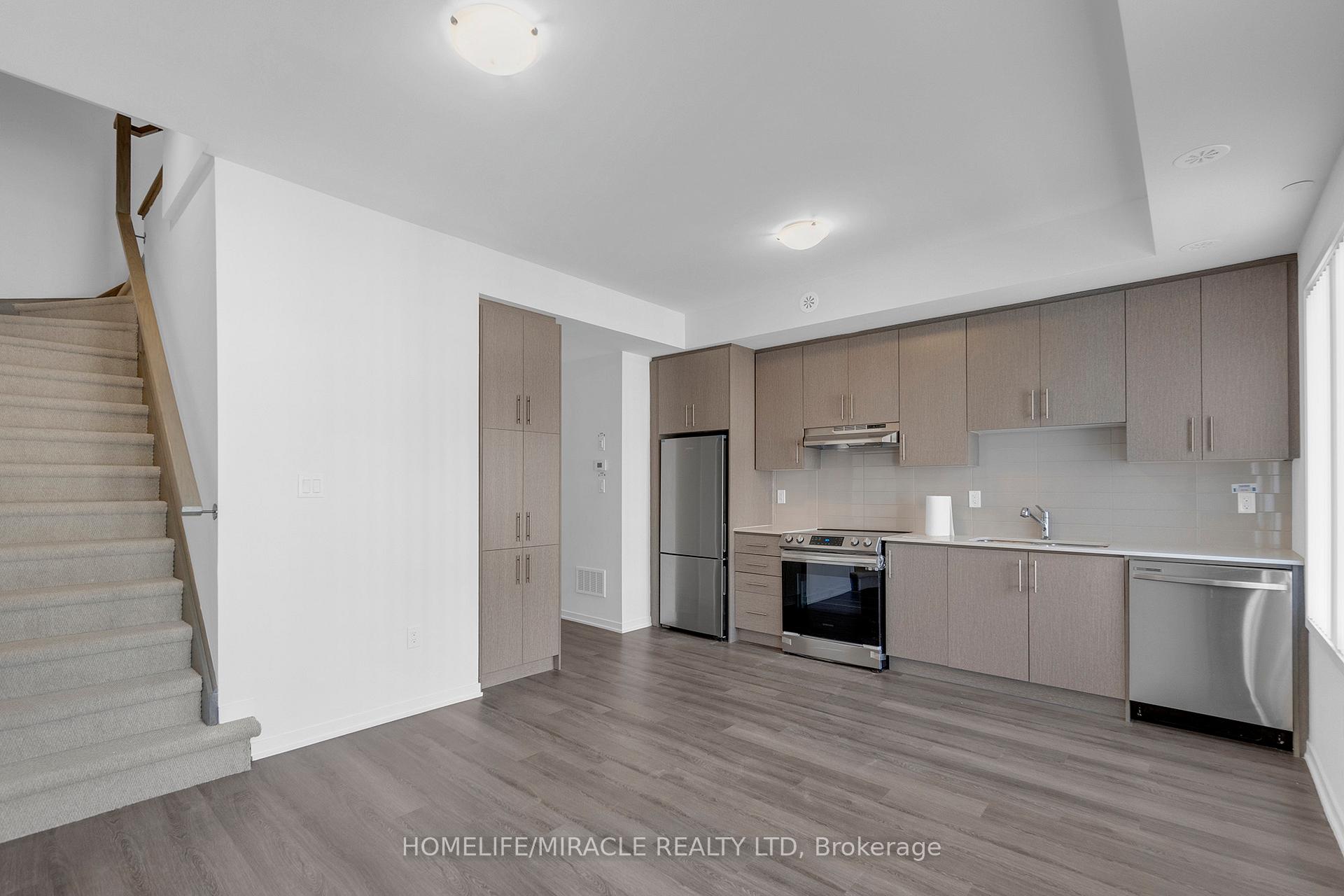 2 Bedrooms Condo at 5 William Jackson, Toronto For sale
