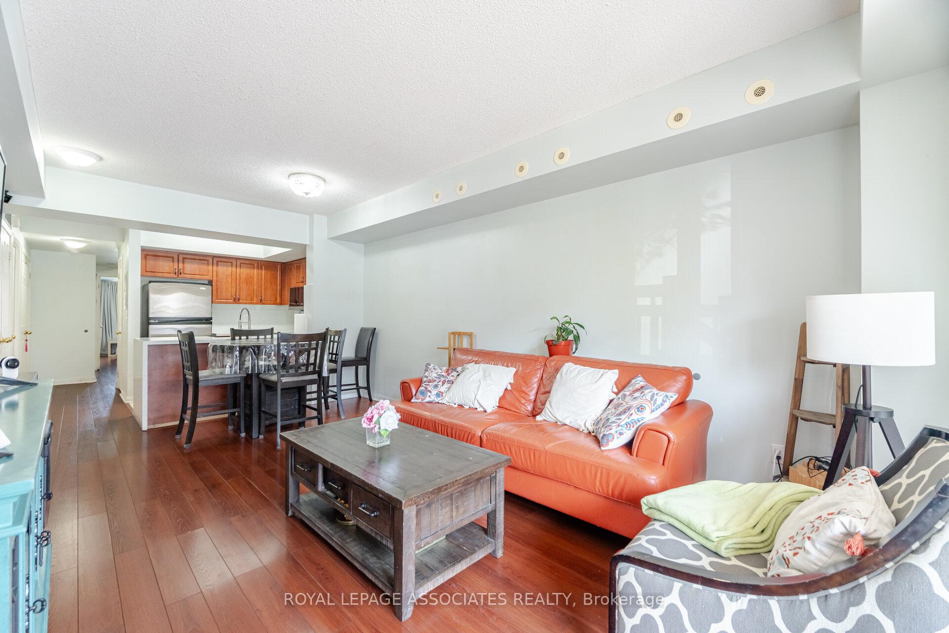 3 Bedrooms Condo at 3043 Finch, Toronto For sale
