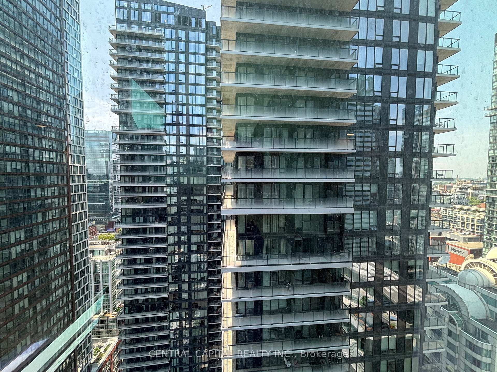 1 Bedroom Condo at 327 King, Toronto For sale