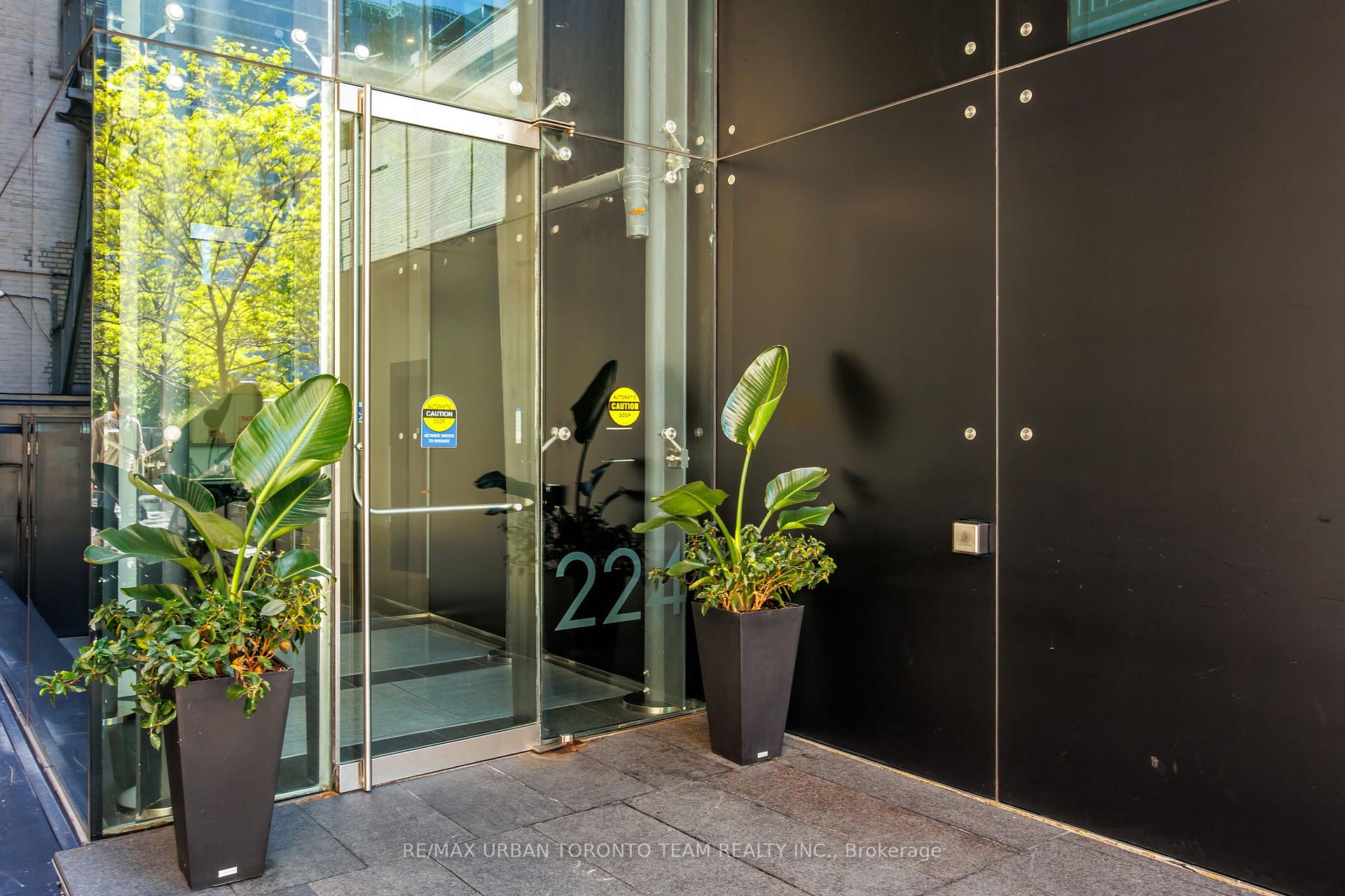 2 Bedrooms Condo at 224 King, Toronto For sale
