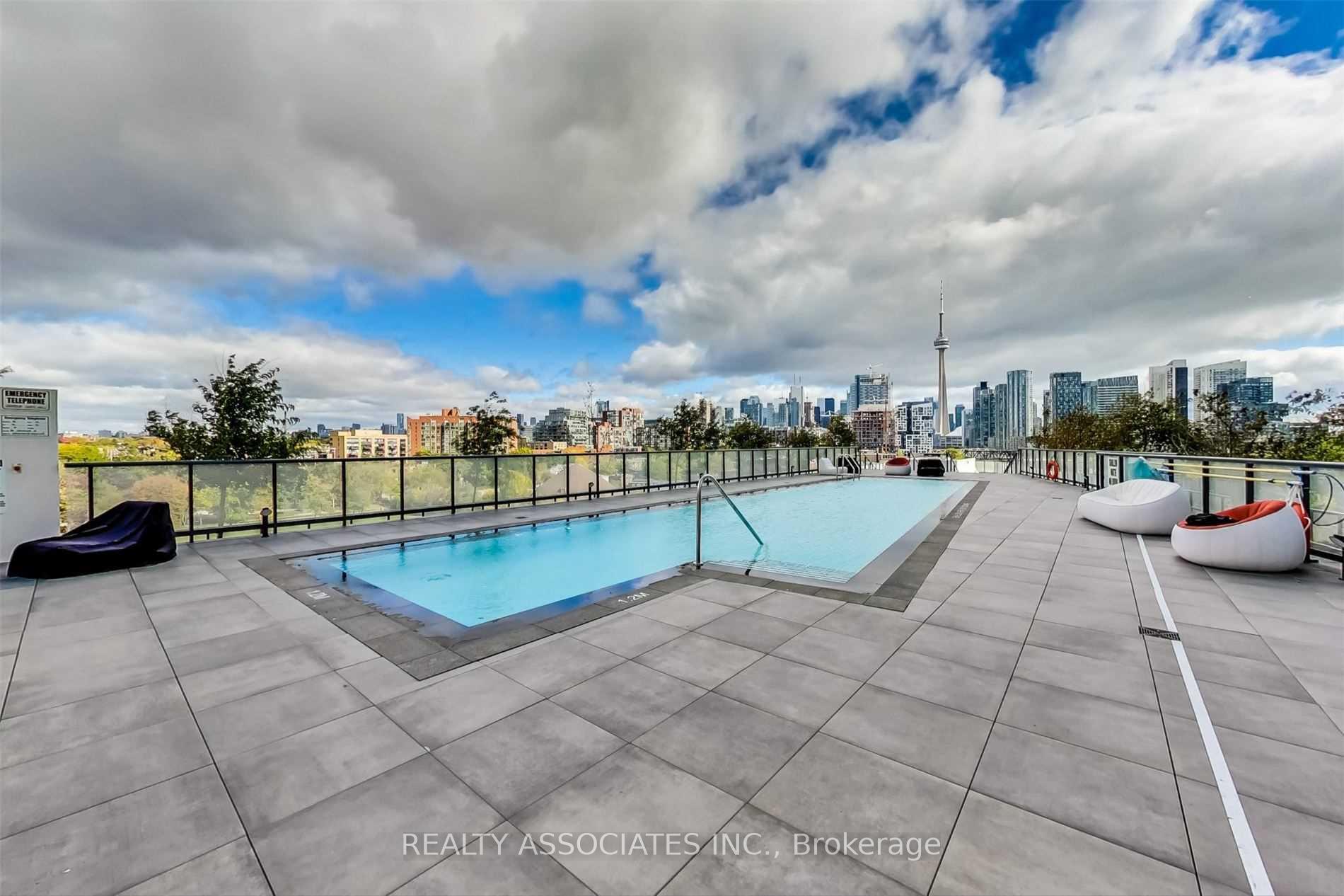 2 Bedrooms Condo at 30 Ordnance, Toronto For sale