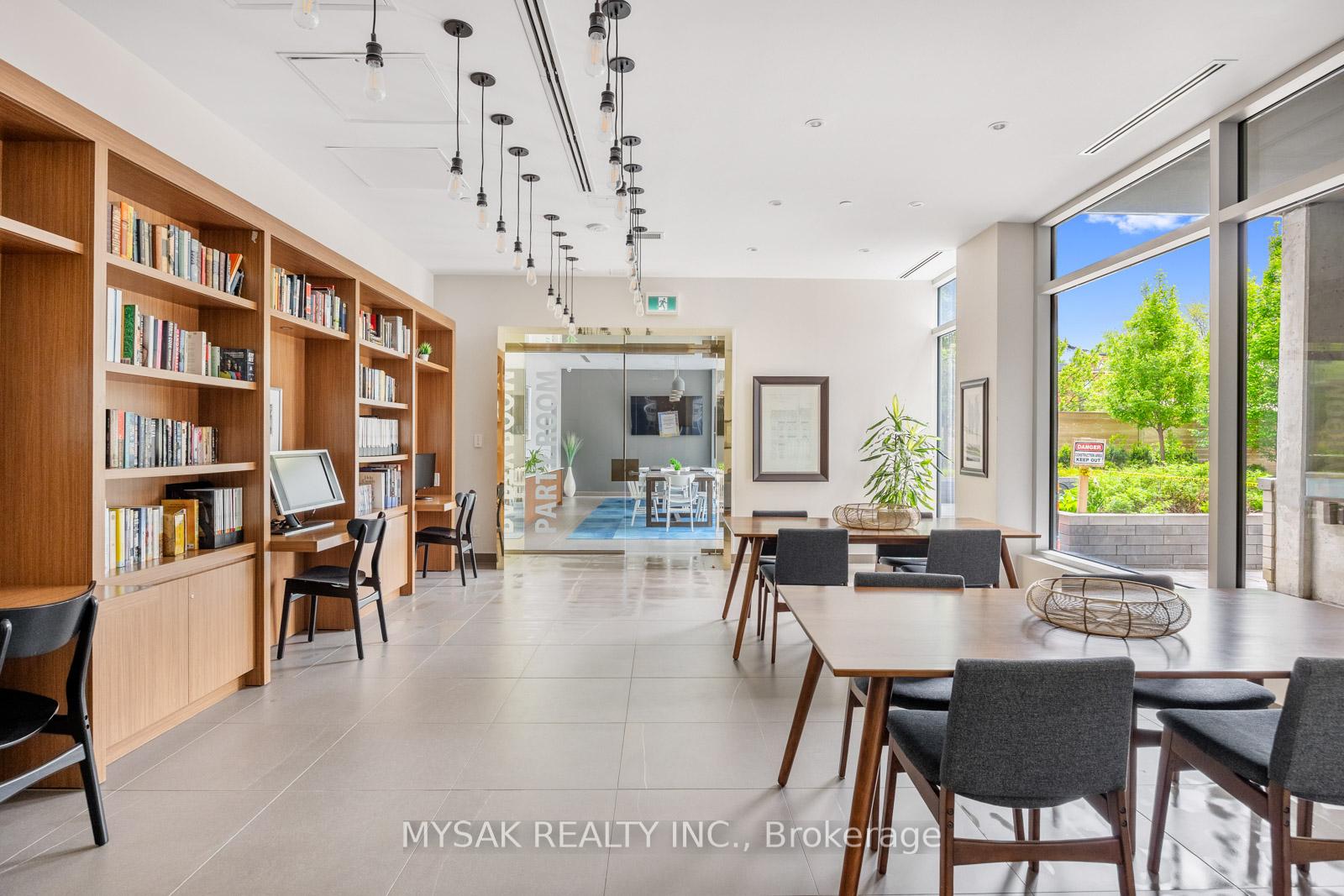 2 Bedrooms Condo at 385 Osler, Toronto For sale