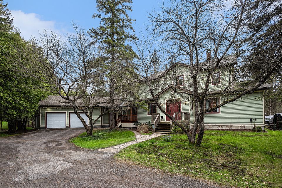 104 Deerwood