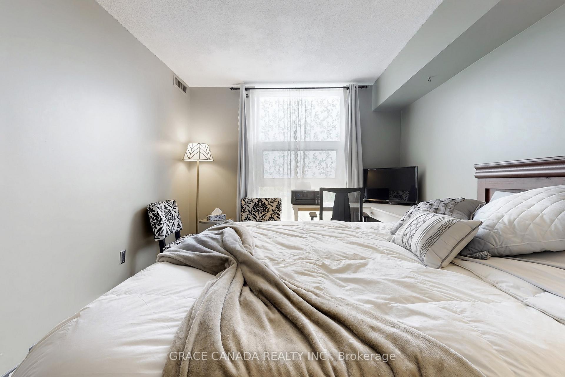 2 Bedrooms Condo at 10 Dean Park, Toronto For sale