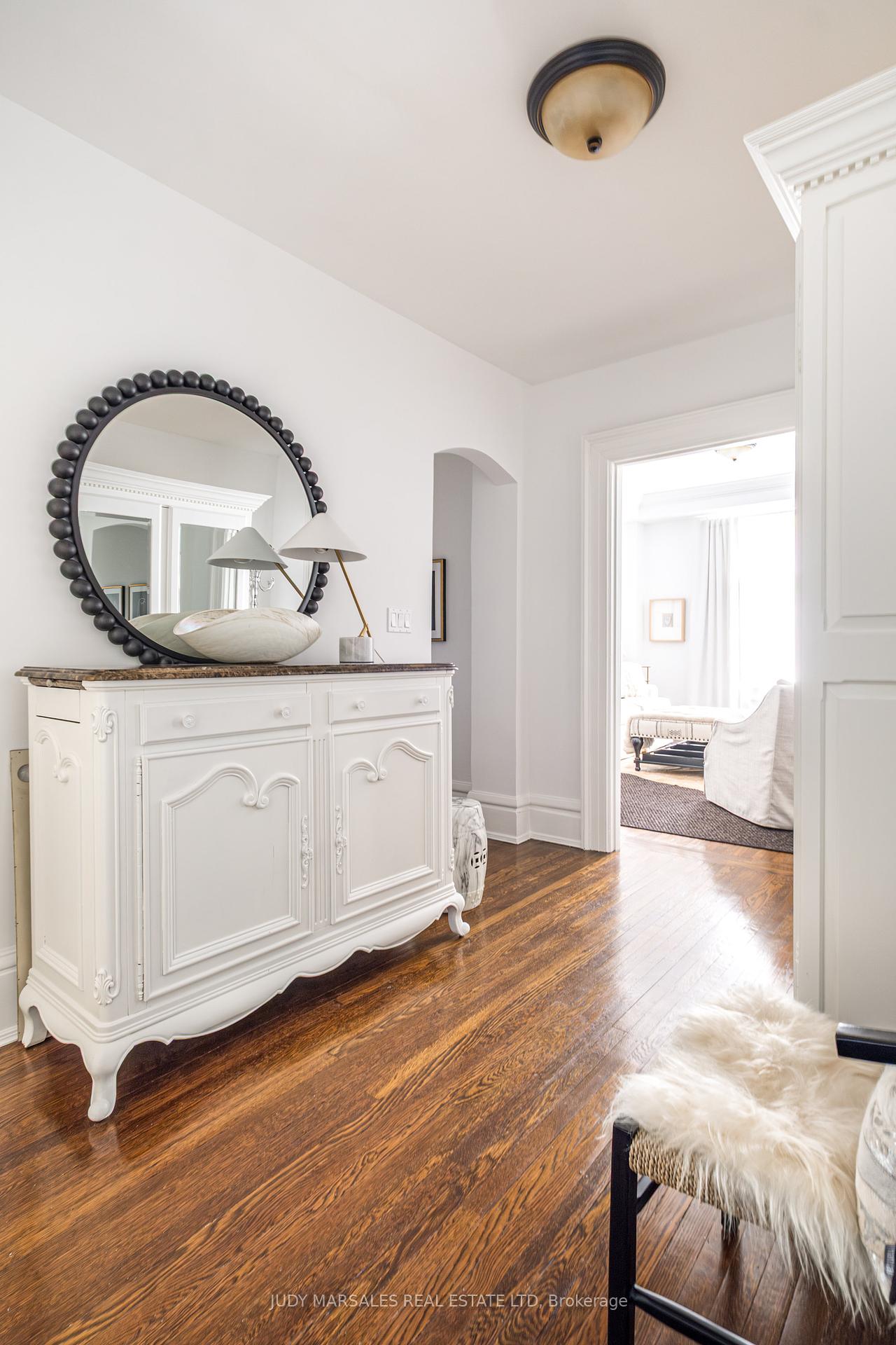 2 Bedrooms Condo at 86 Herkimer,  Hamilton For sale