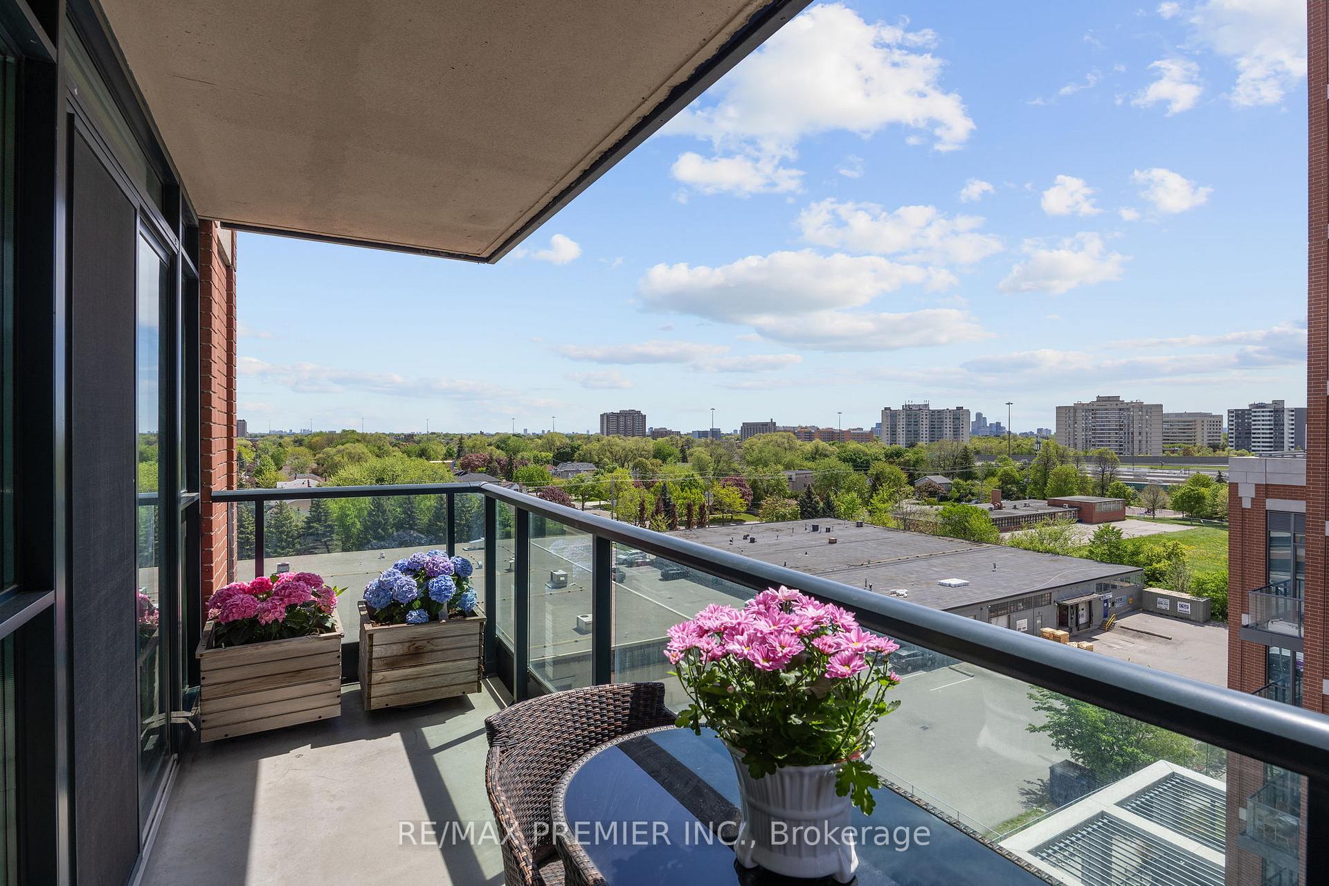 2 Bedrooms Condo at 525 Wilson, Toronto For sale