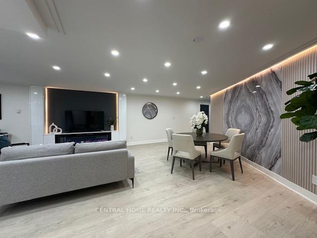 2 Bedrooms Condo at 85 Skymark,  Toronto For sale