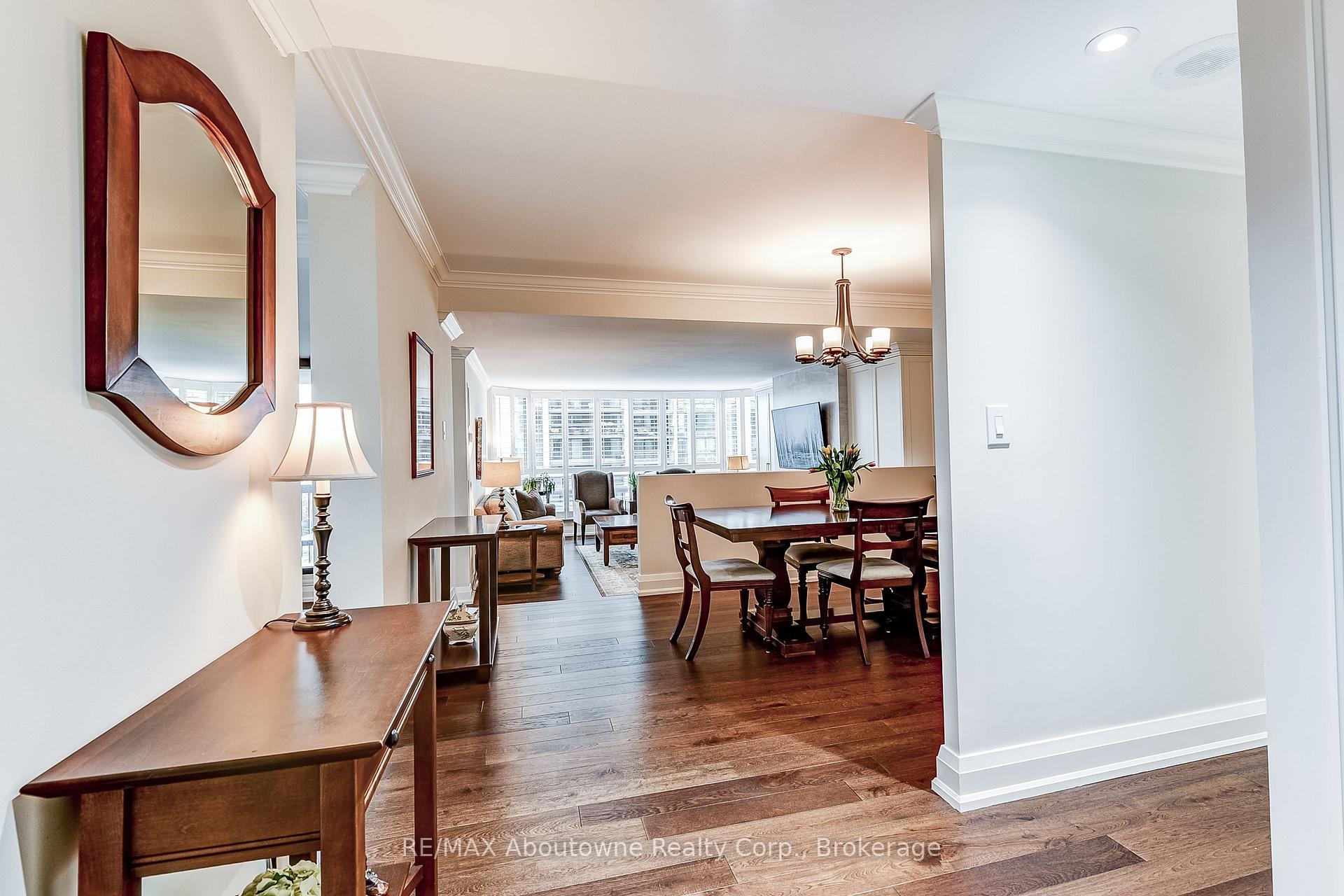 2 Bedrooms Condo at 2180 Marine, Oakville For sale