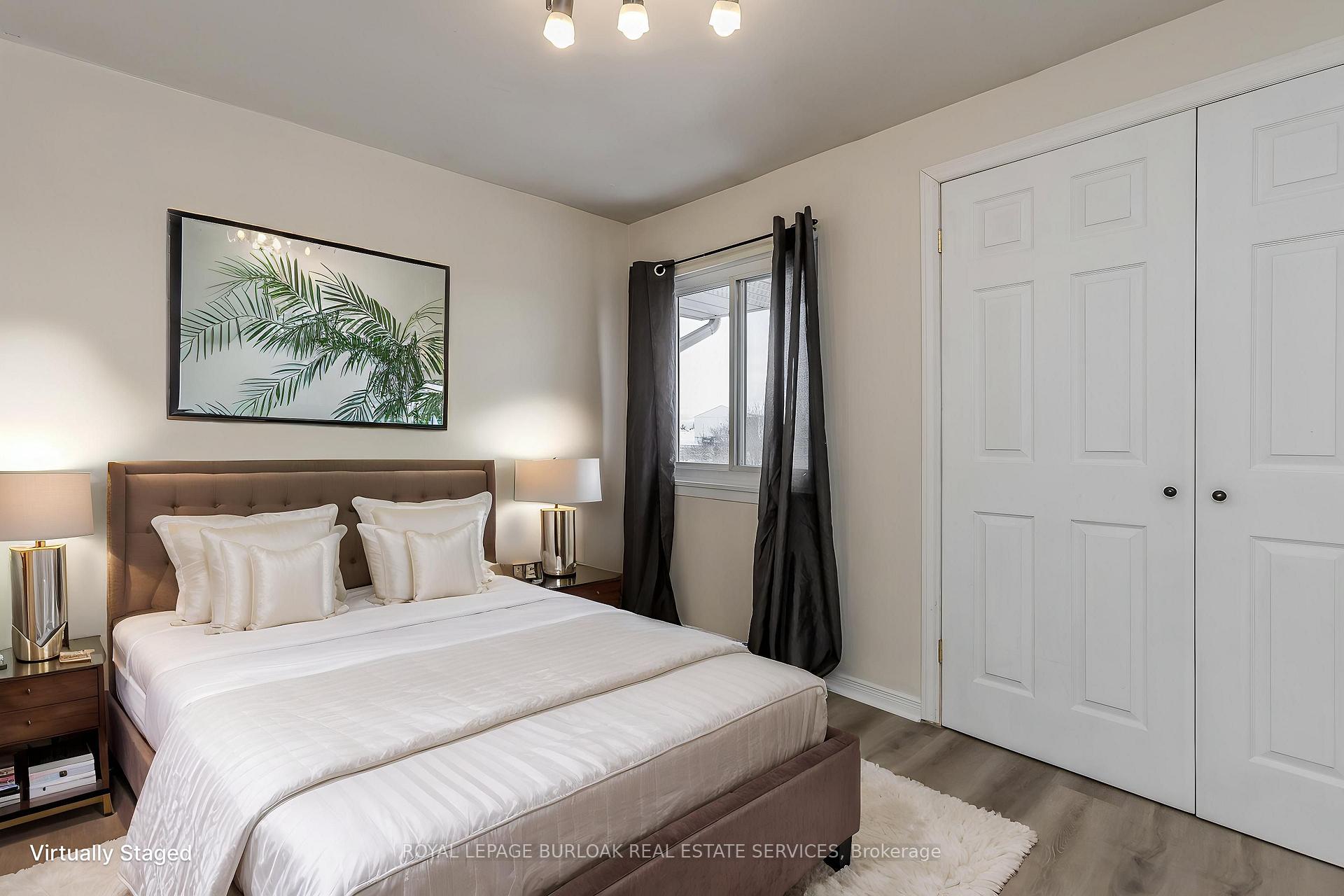 4 Bedrooms Condo at 25 Redbury, Hamilton For sale