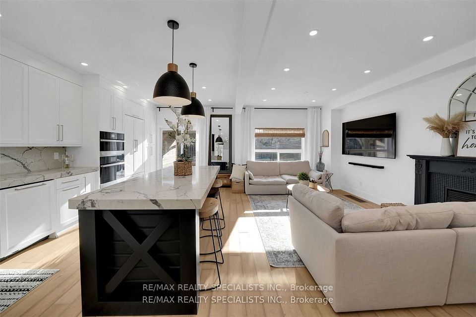 7294 Rosehurst