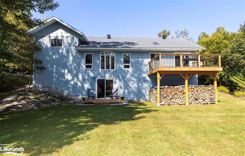 33 PINERIDGE Drive McDougall Ontario P2A 2W9