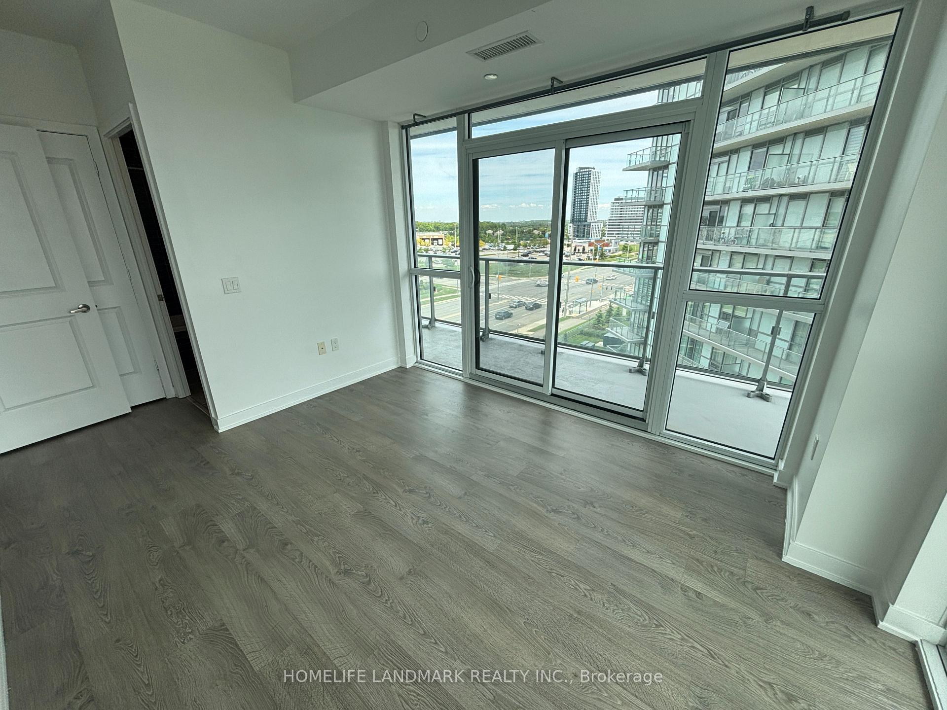 3 Bedrooms Condo at 4677 Glen Erin, Mississauga For sale