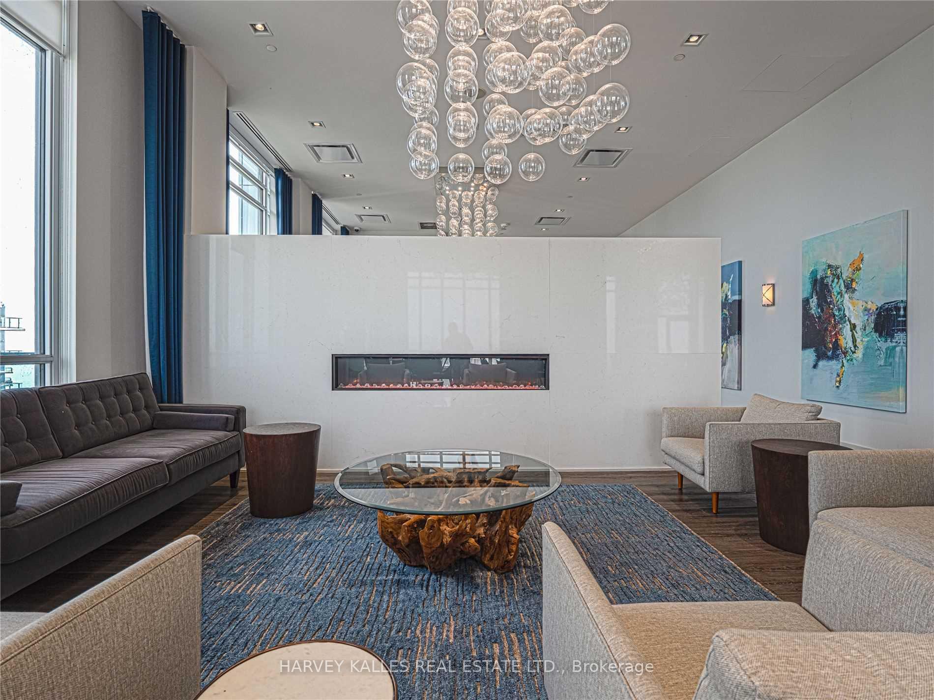 2 Bedrooms Condo at 10 Park Lawn, Toronto For sale