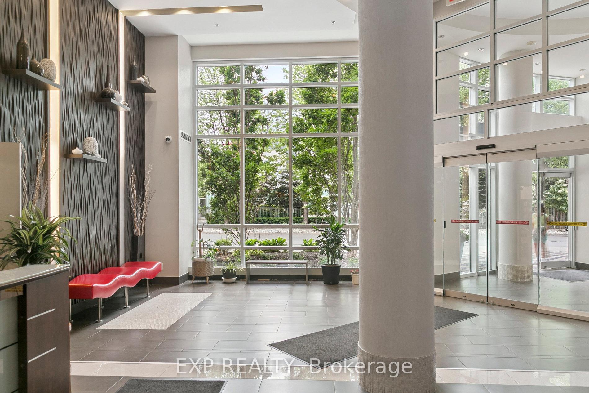 2 Bedrooms Condo at 70 Absolute, Mississauga For sale