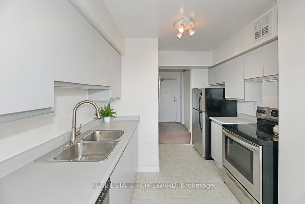 1 Bedroom Condo at 4 Park Vista, Toronto For sale