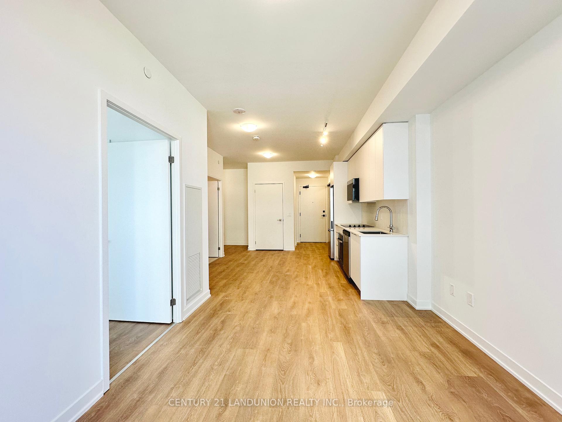 2 Bedrooms Condo at 10 Abeja, Vaughan For sale