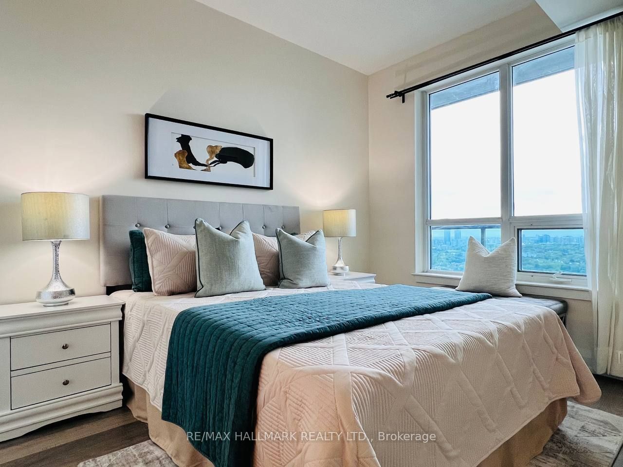 7161 Yonge Street, #2135