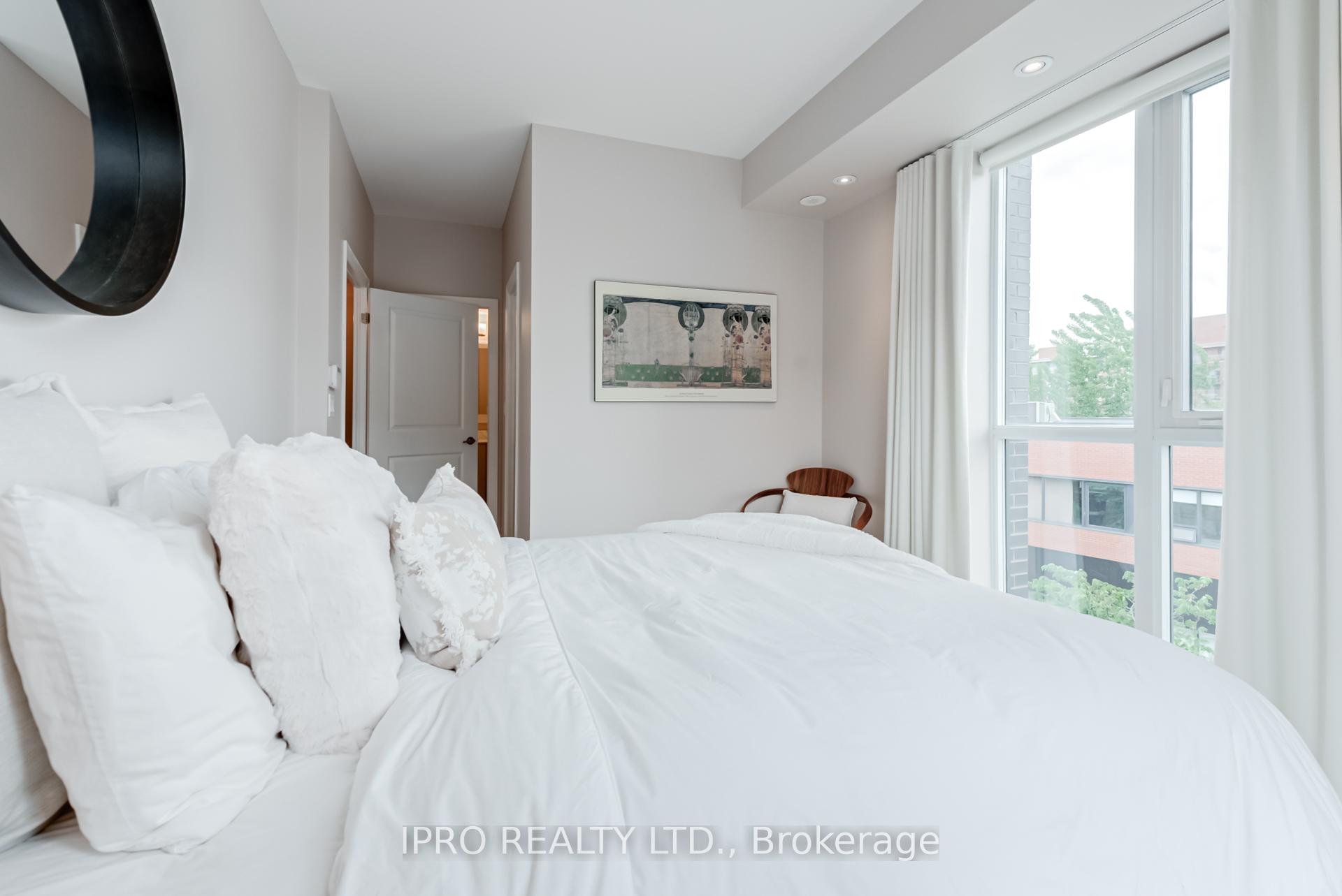 5 Bedrooms Condo at 15 Sousa Mendes, Toronto For sale