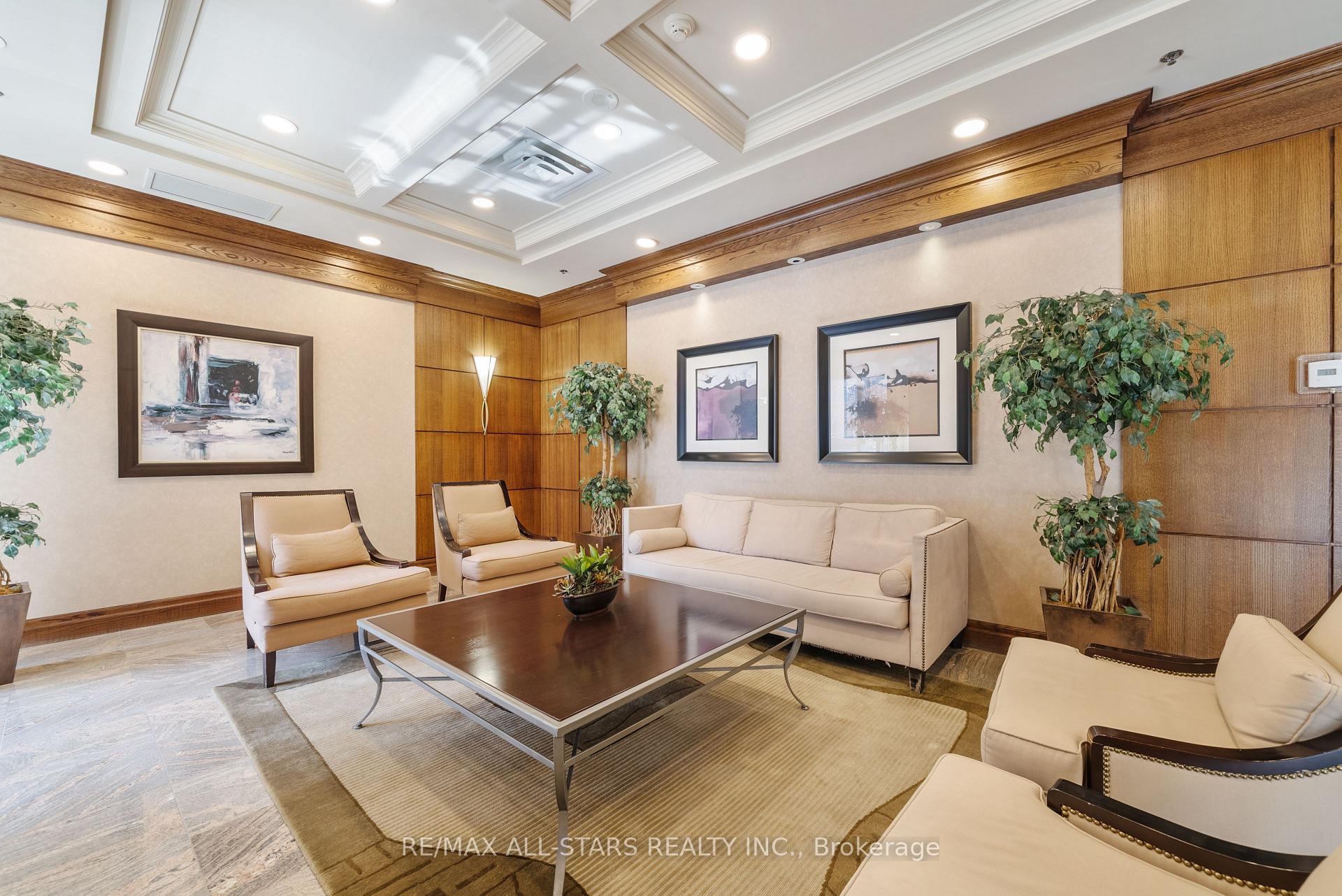 2 Bedrooms Condo at 5 Michael Power, Toronto For sale