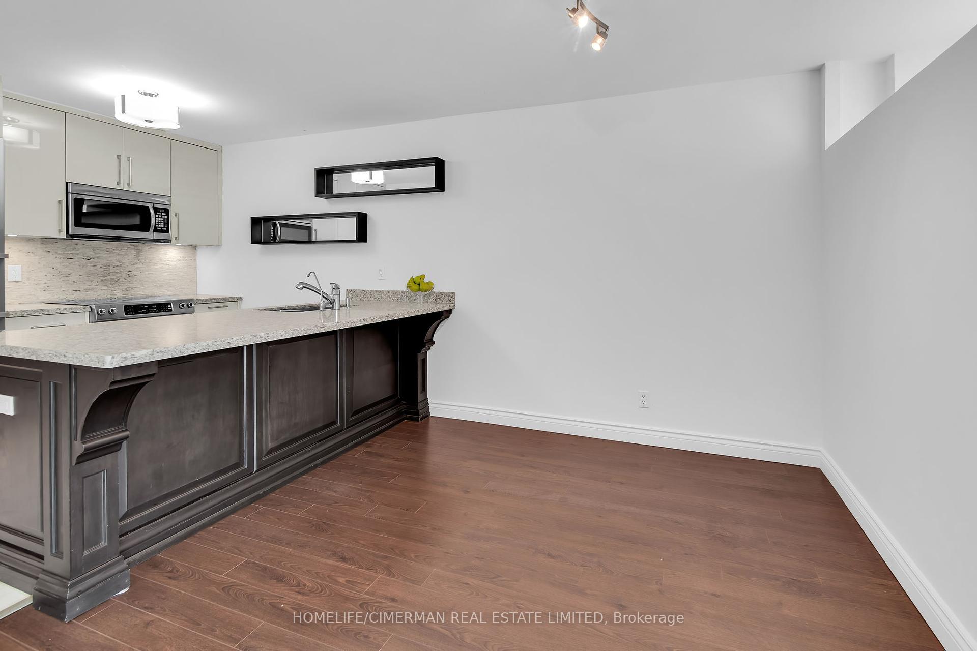 3 Bedrooms Condo at 10 Queens Quay, Toronto For sale
