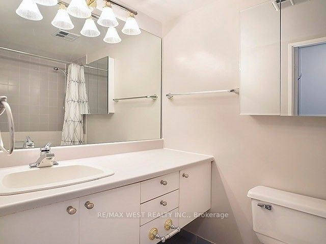 100 Upper Madison Avenue, #1903
