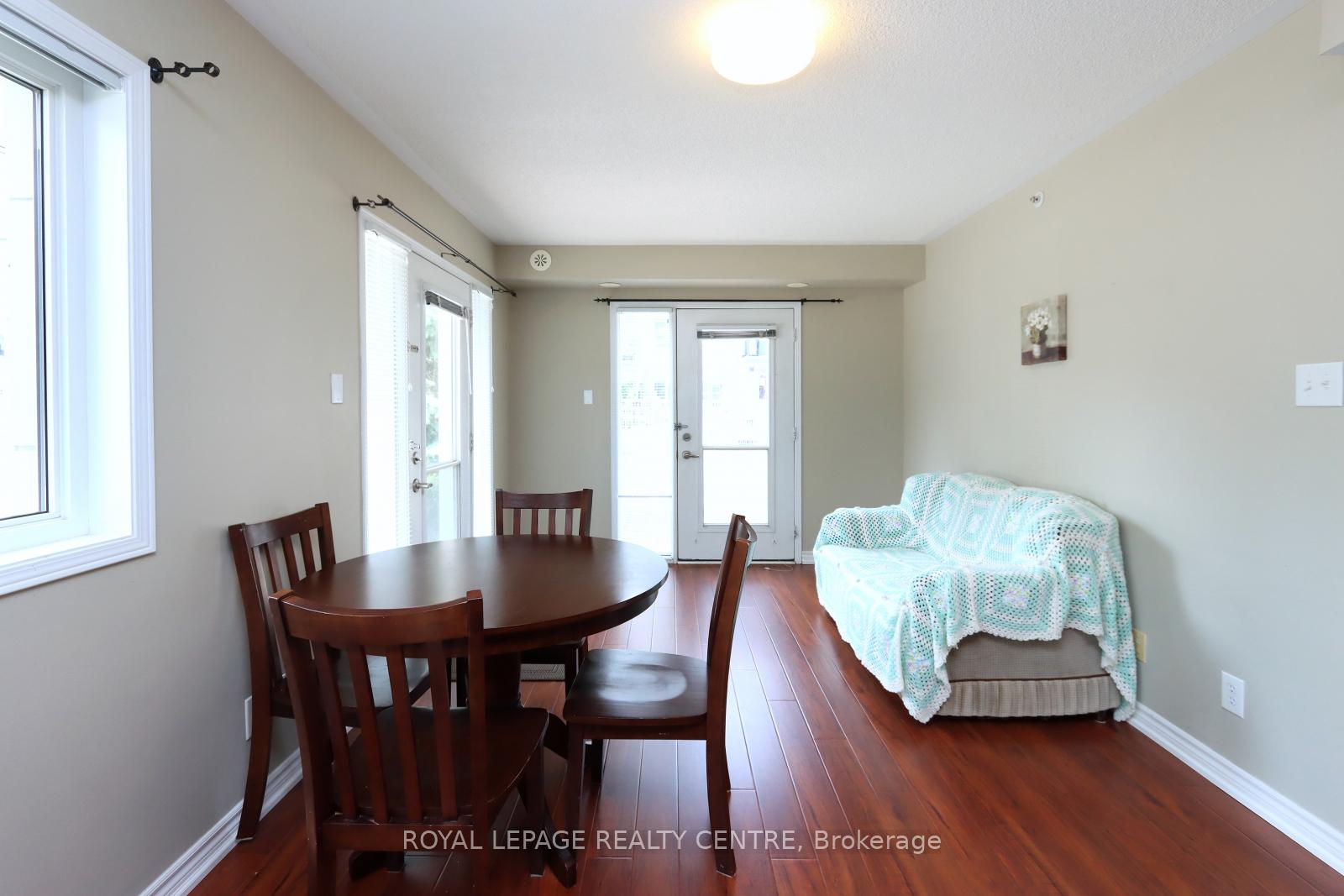 2 Bedrooms Condo at 5100 Winston Churchill, Mississauga For sale