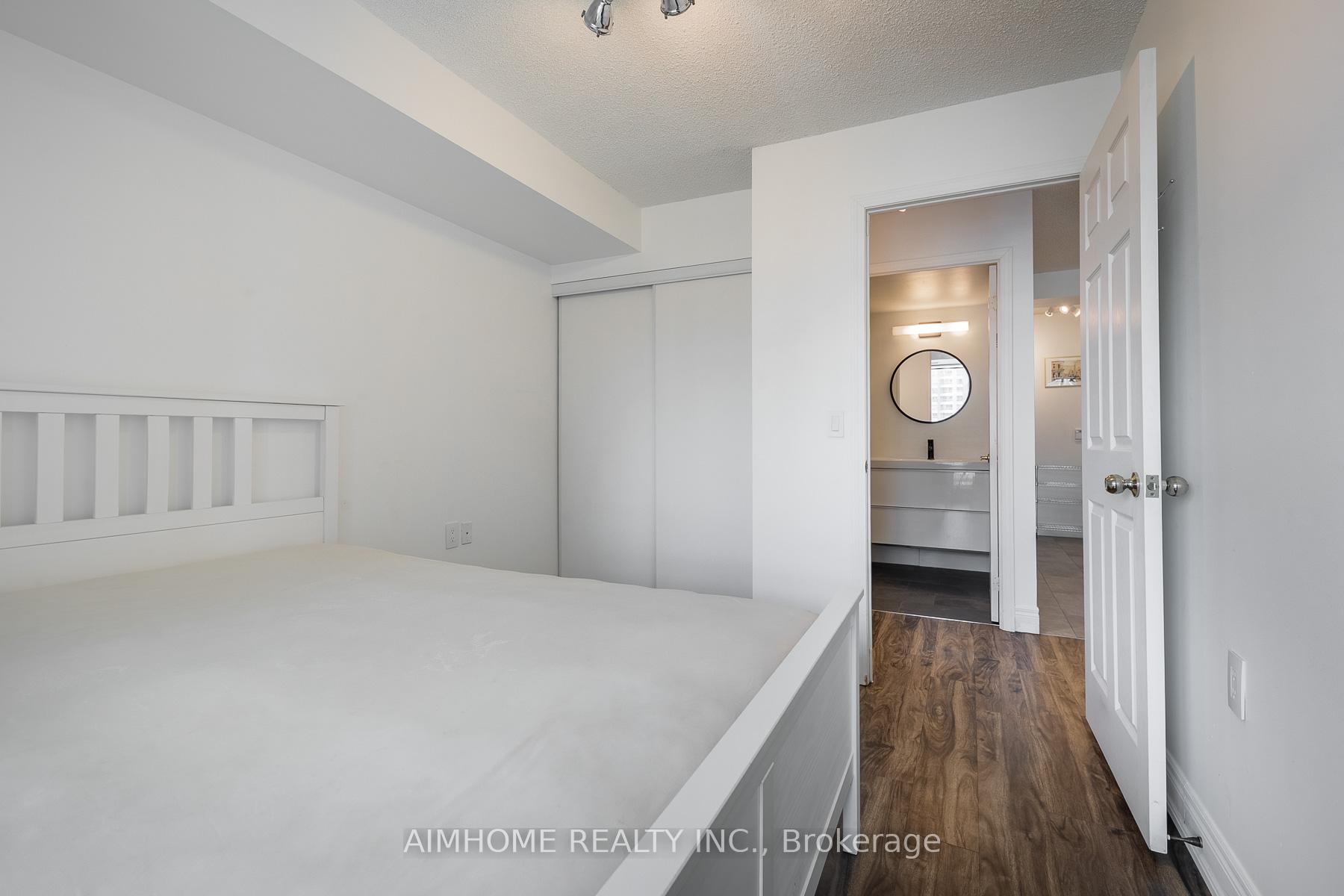 2 Bedrooms Condo at 20 Olive, Toronto For sale