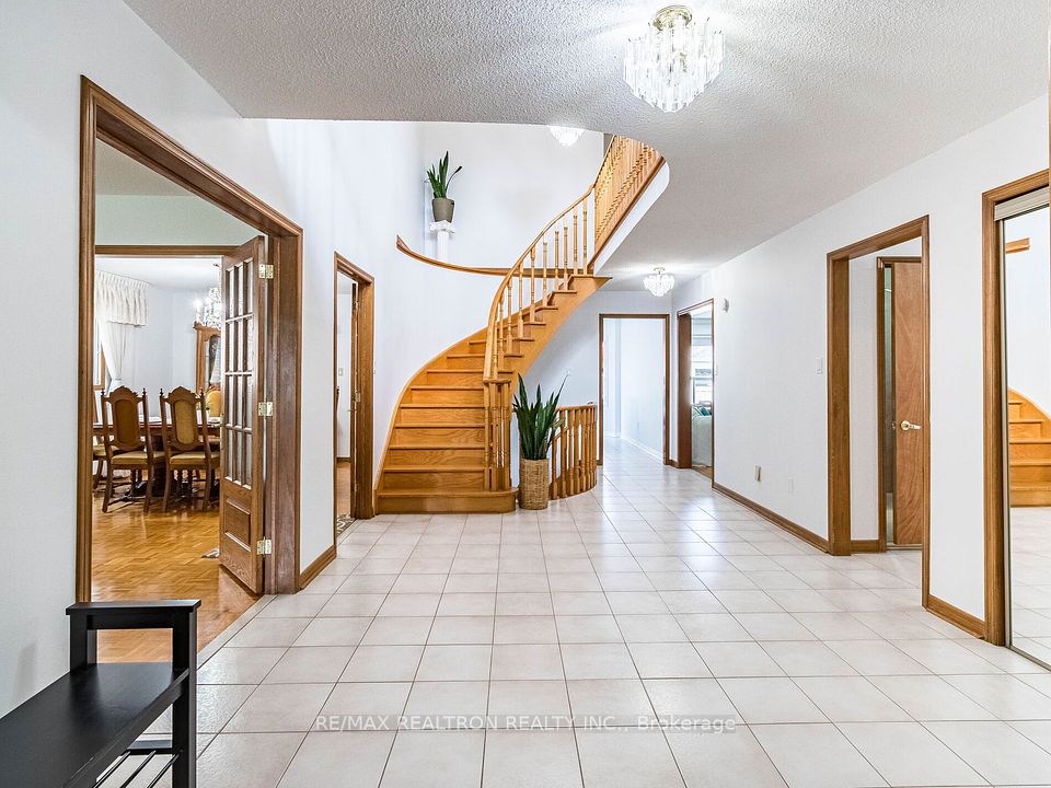 66 Nimbus Place, Vaughan, ON L4L 4Z4