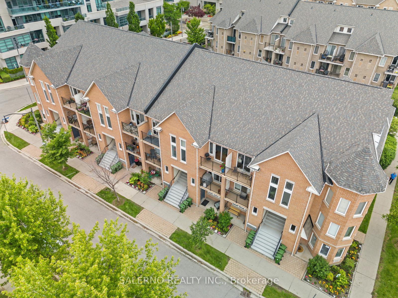 3 Bedrooms Condo at 128 Aerodrome, Toronto For sale