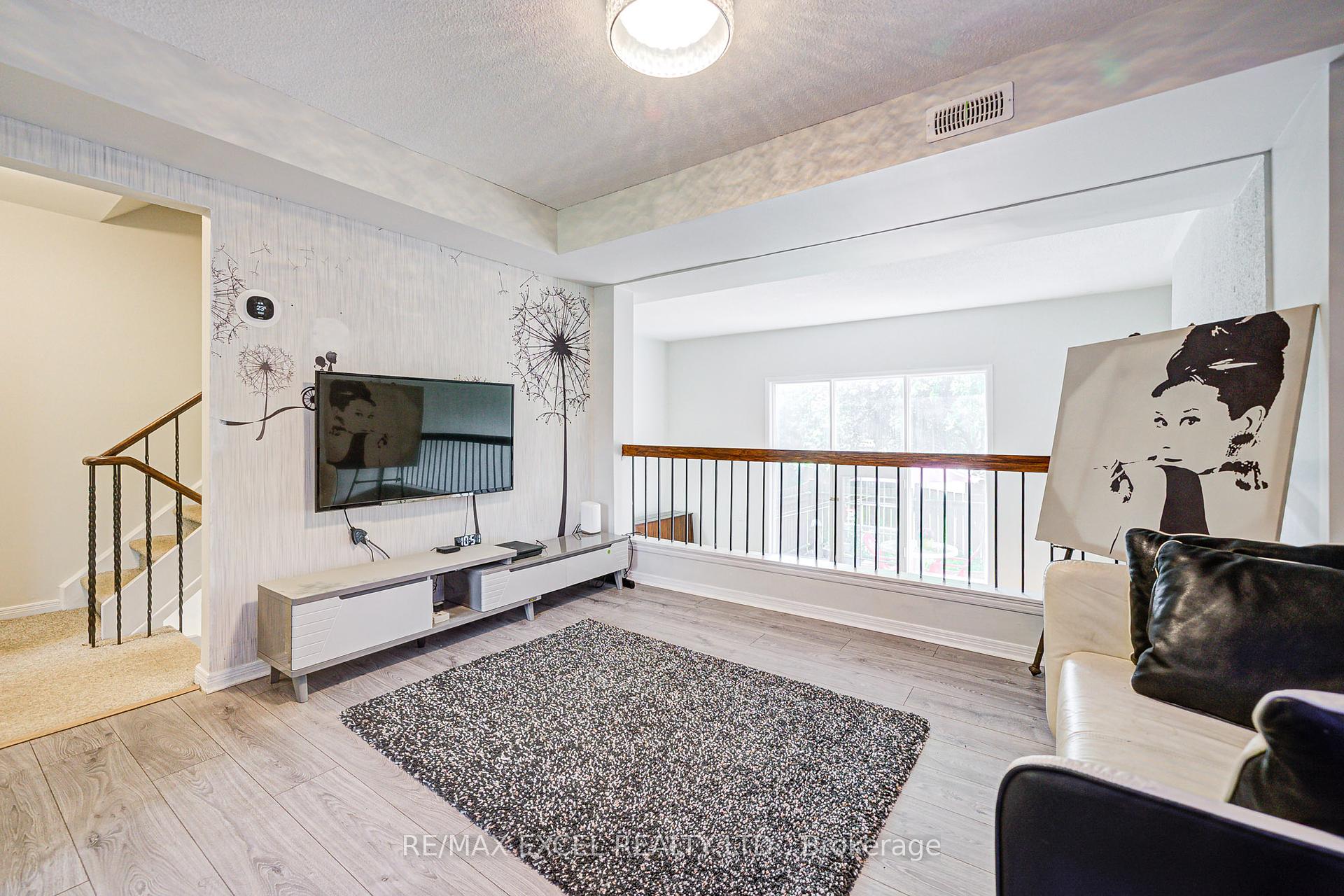 3 Bedrooms Condo at 20 Crockamhill, Toronto For sale