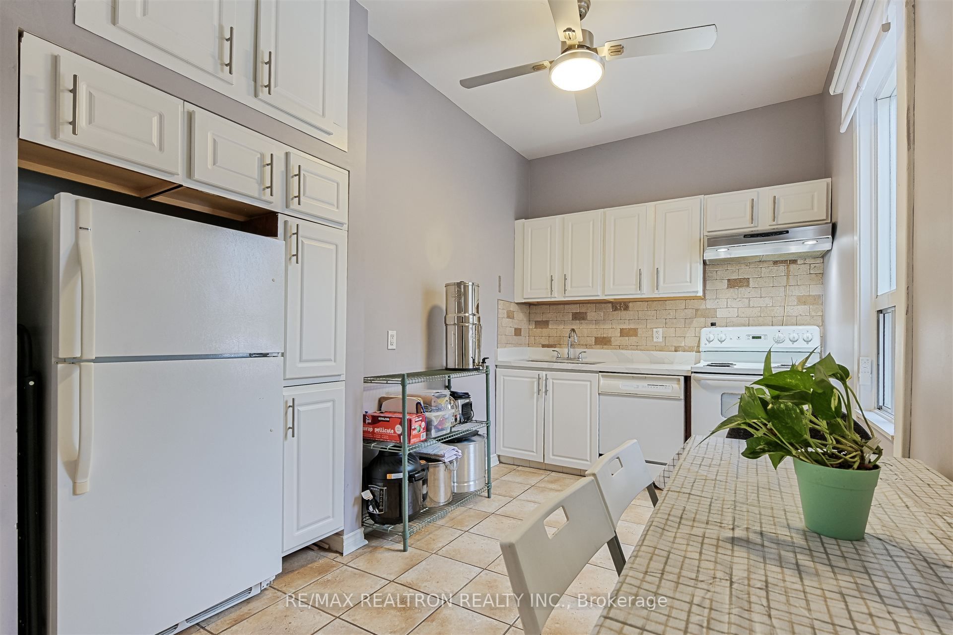 421 Silverthorn Avenue