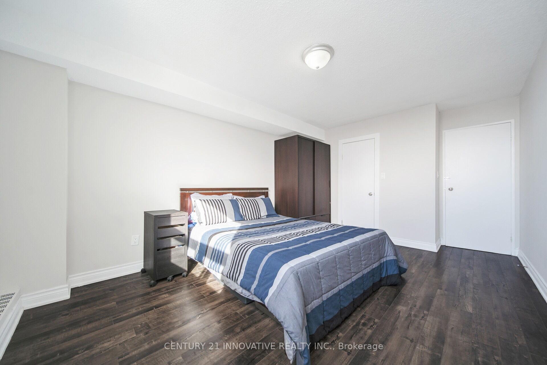 2 Bedrooms Condo at 100 Wingarden, Toronto For sale