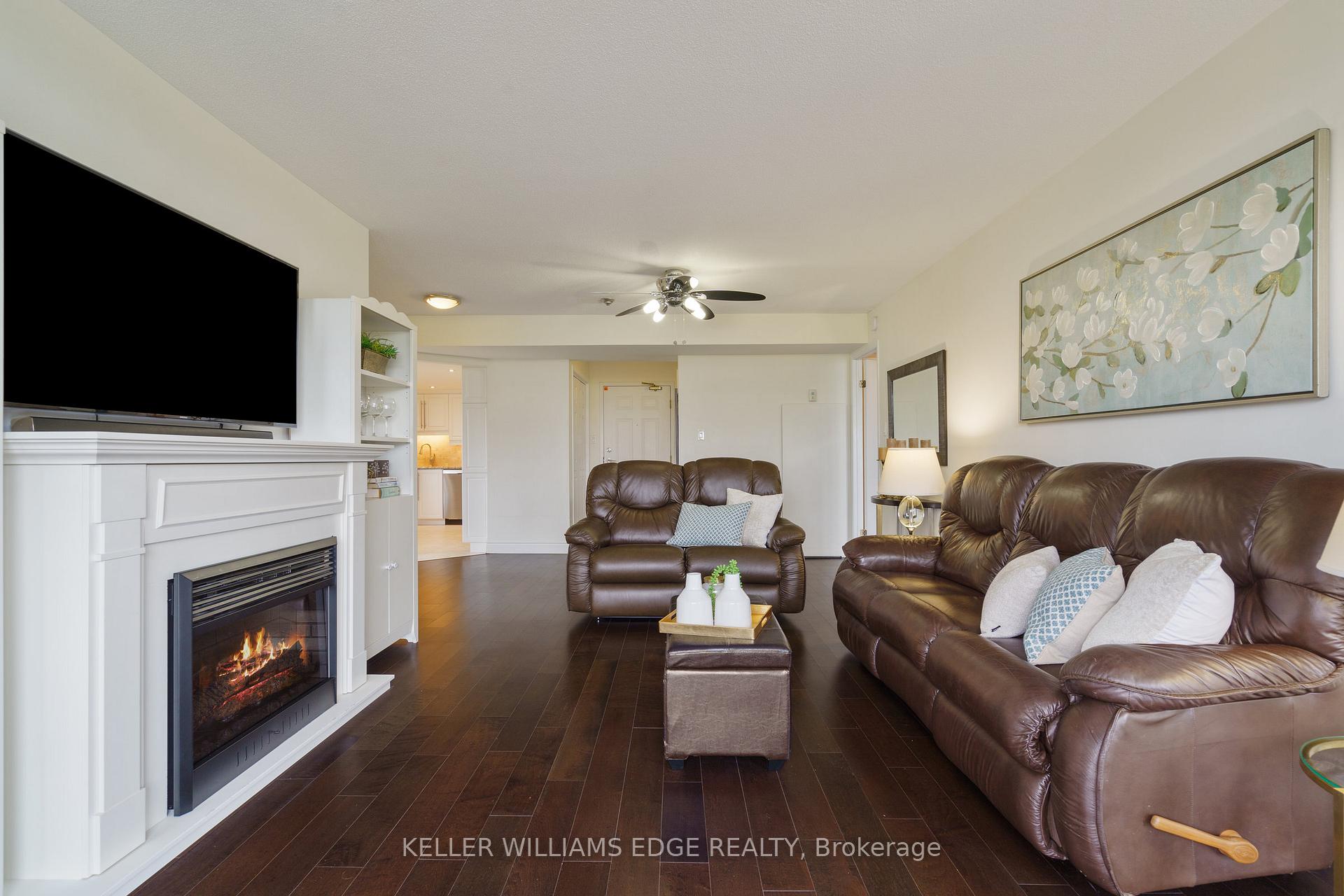2 Bedrooms Condo at 5090 Pinedale, Burlington For sale