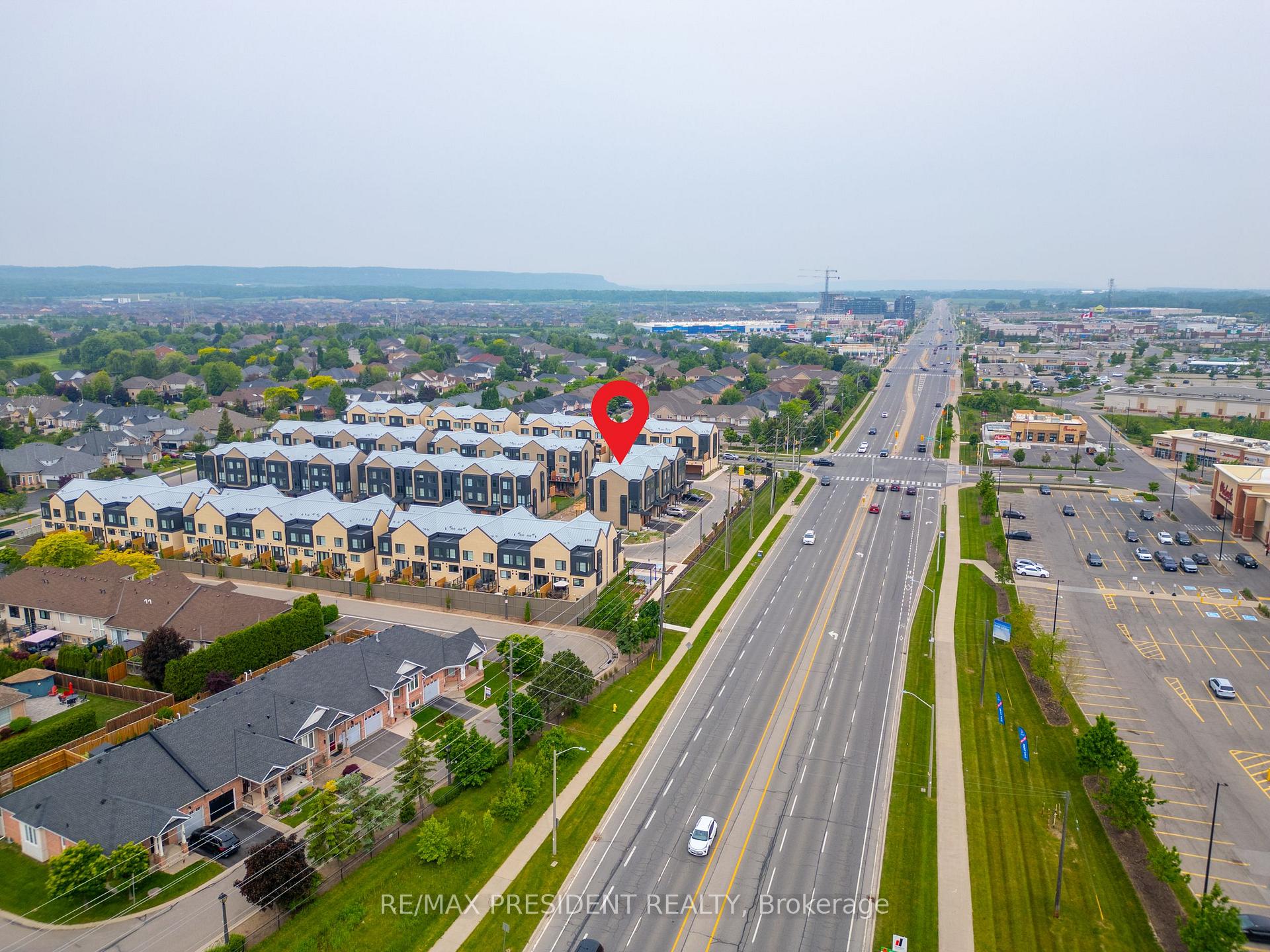 3 Bedrooms Condo at 2273 Turnberry, Burlington For sale
