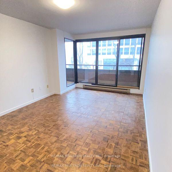 2 Bedrooms Condo at 349 St Clair, Toronto For sale