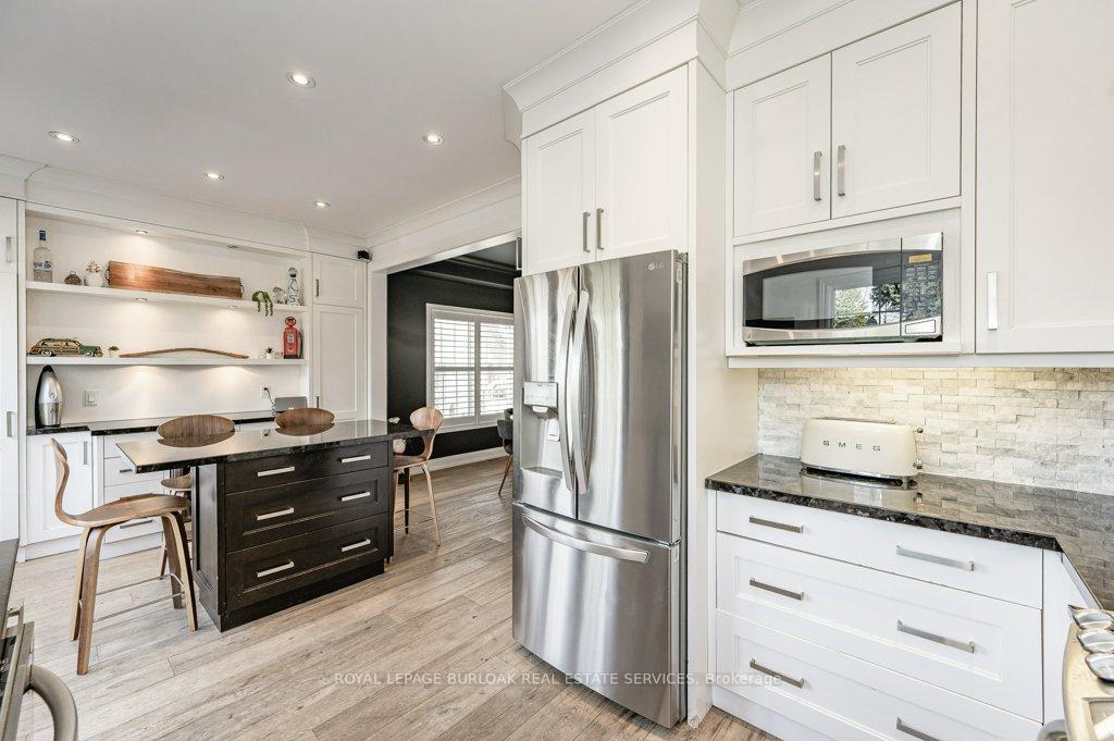 2 Bedrooms Condo at 1061 North Shore, Burlington For sale