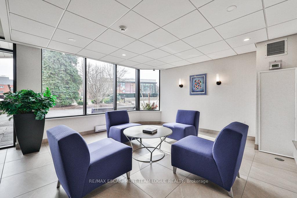 2 Bedrooms Condo at 2121 Lakeshore,  Burlington For sale