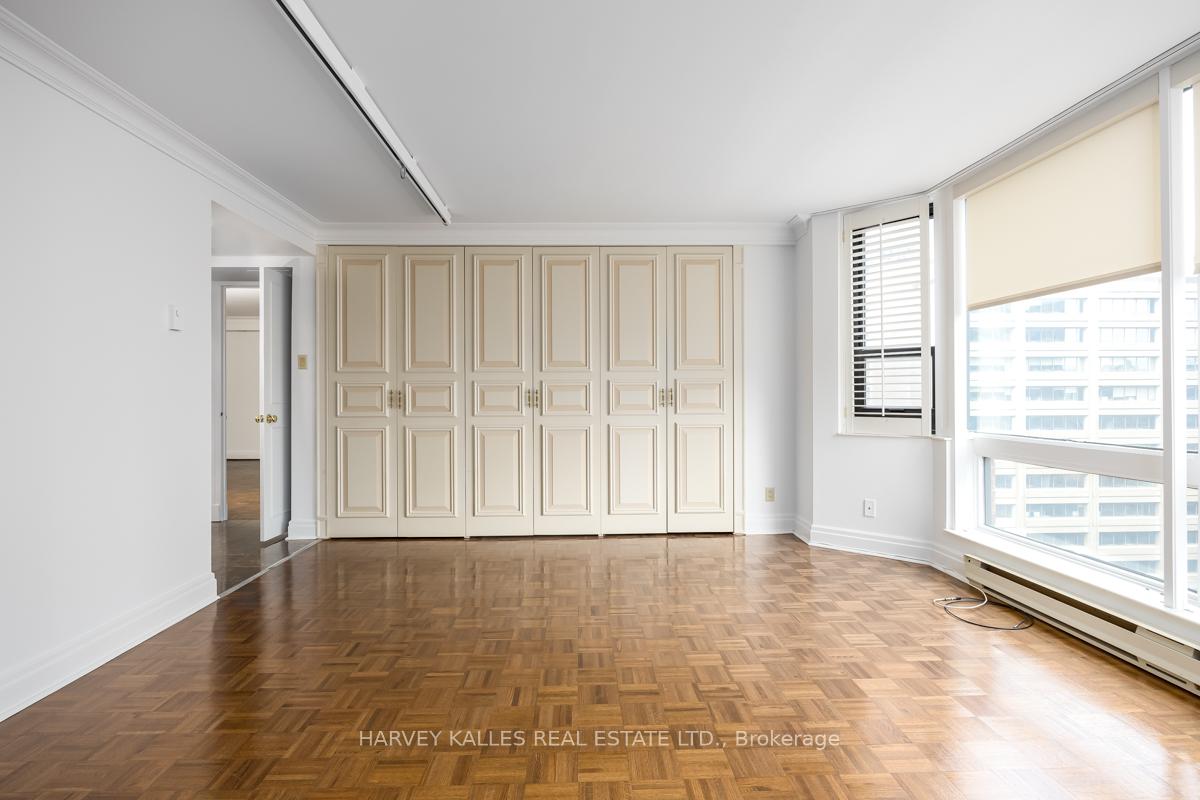 2 Bedrooms Condo at 1166 Bay, Toronto For sale
