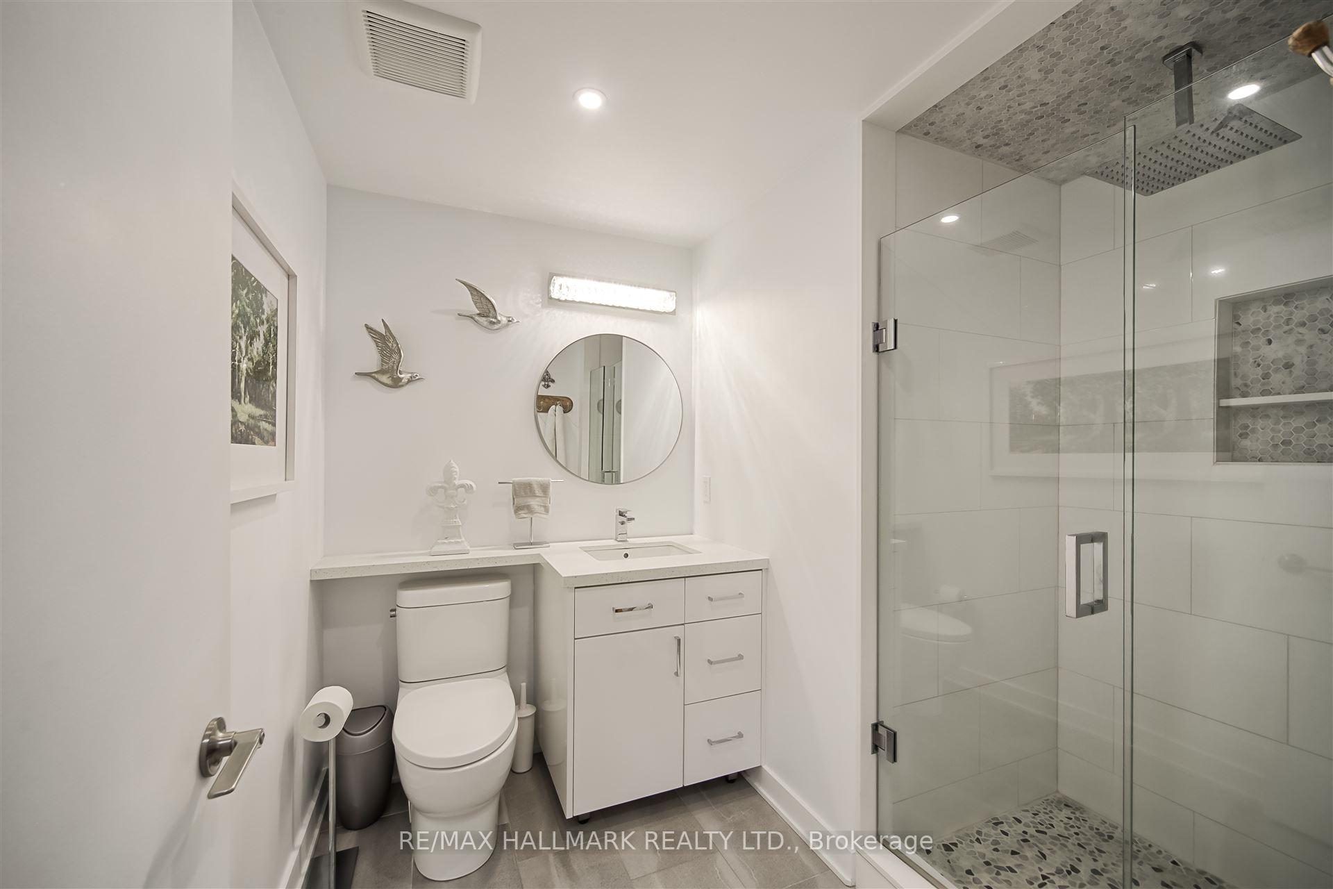 2 Bedrooms Condo at 260 Sackville, Toronto For sale