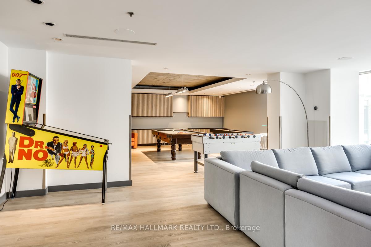 1 Bedroom Condo at 285 Mutual,  Toronto For sale